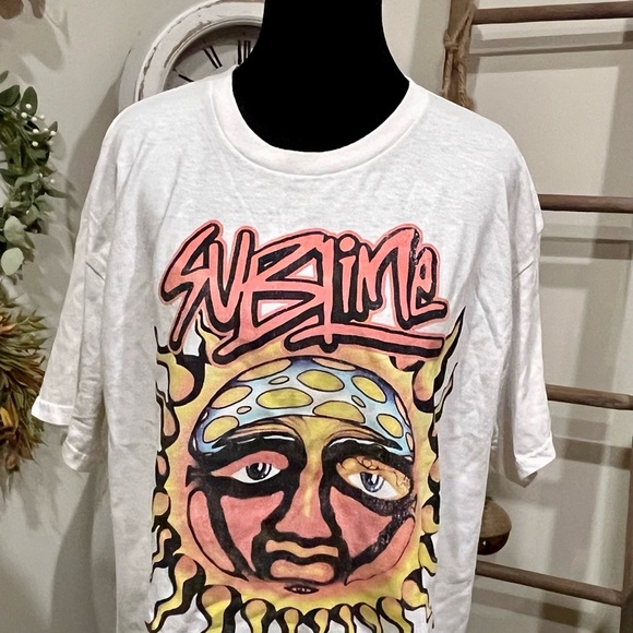 Sublime White Graphic T-Shirt, Cropped, Distressed, M/L Unisex - Picture 4 of 5